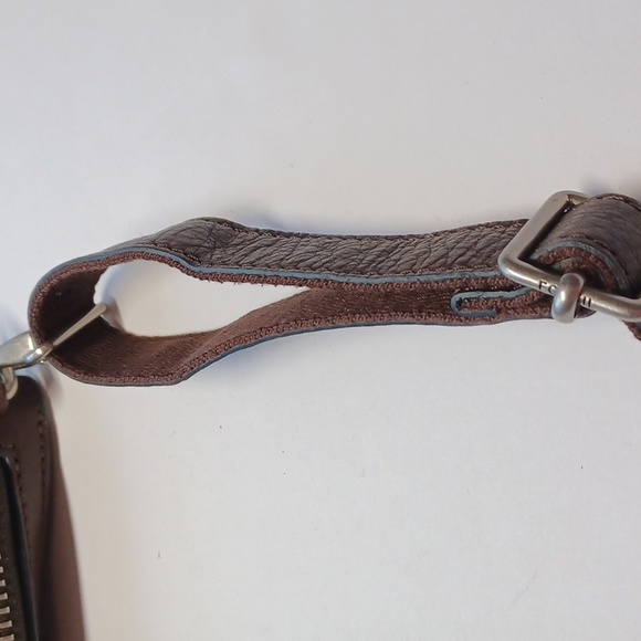 Fossil crossbody or handles bag leather brown zip top and side back pocket - Picture 9 of 12